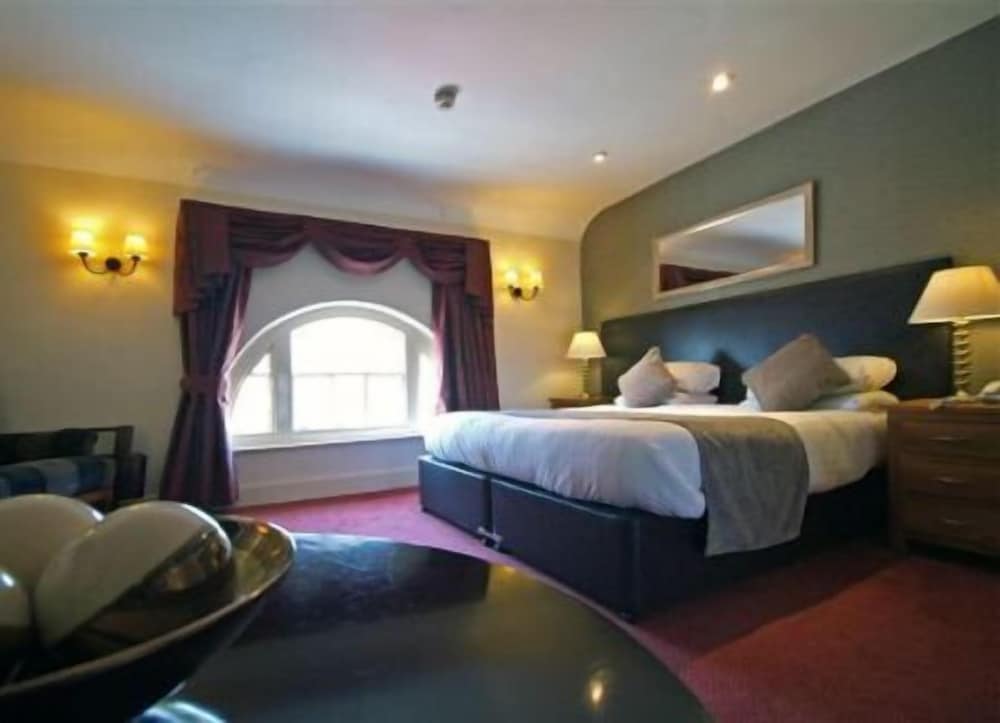 Dog & Partridge Hotel by Chef and Brewer Collection