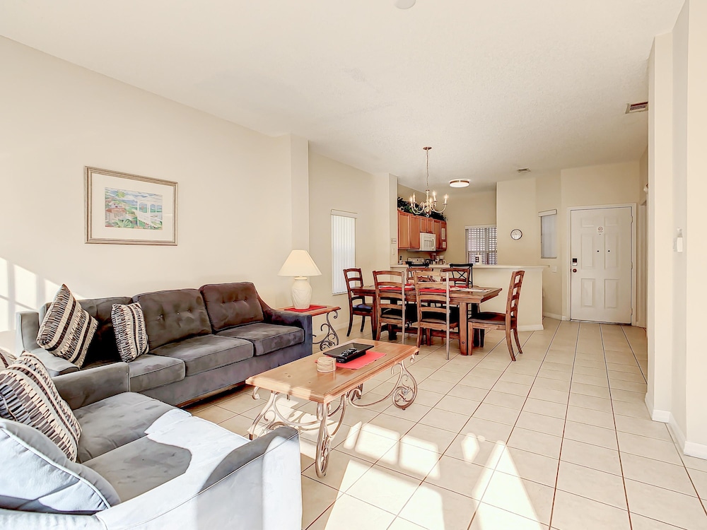 Spacious Emerald Escape - 12 Mins to Disney