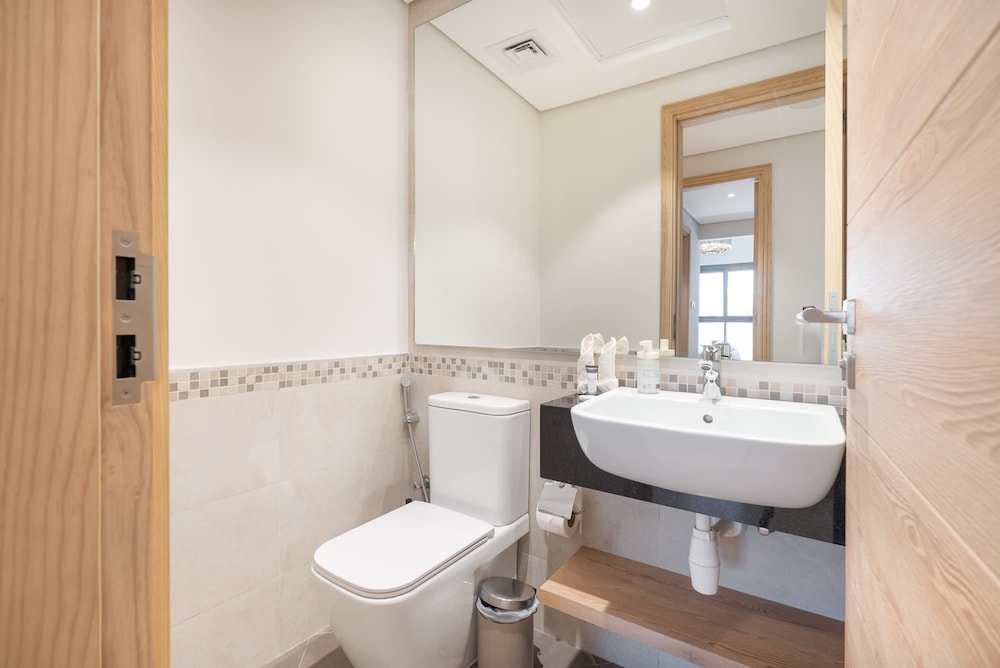 A Fantastic 1 Bed Flat Located in JVC