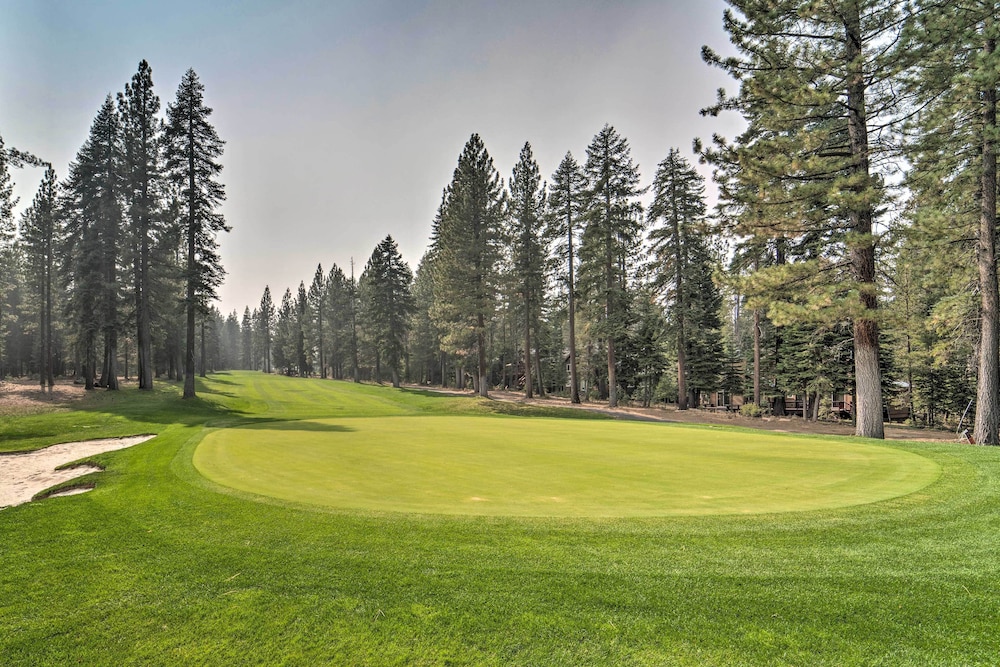 Hot Tub & Deck: Truckee Golf Course Home