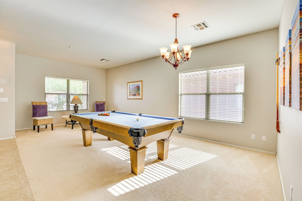 A Golfer's Retreat + Patio: Quiet Scottsdale Home