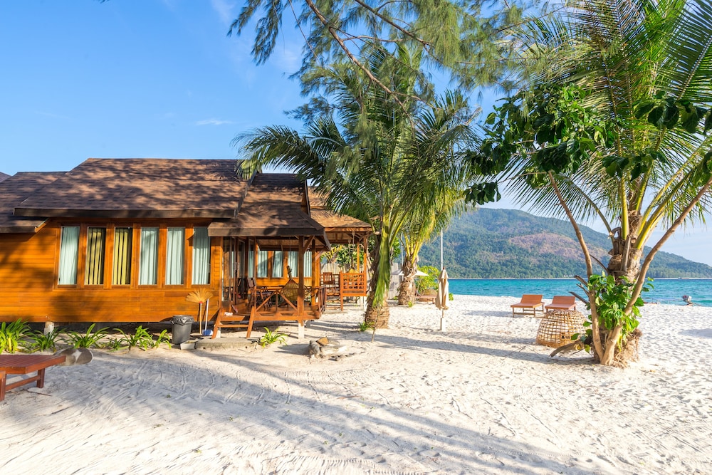 Lipe Beach Resort