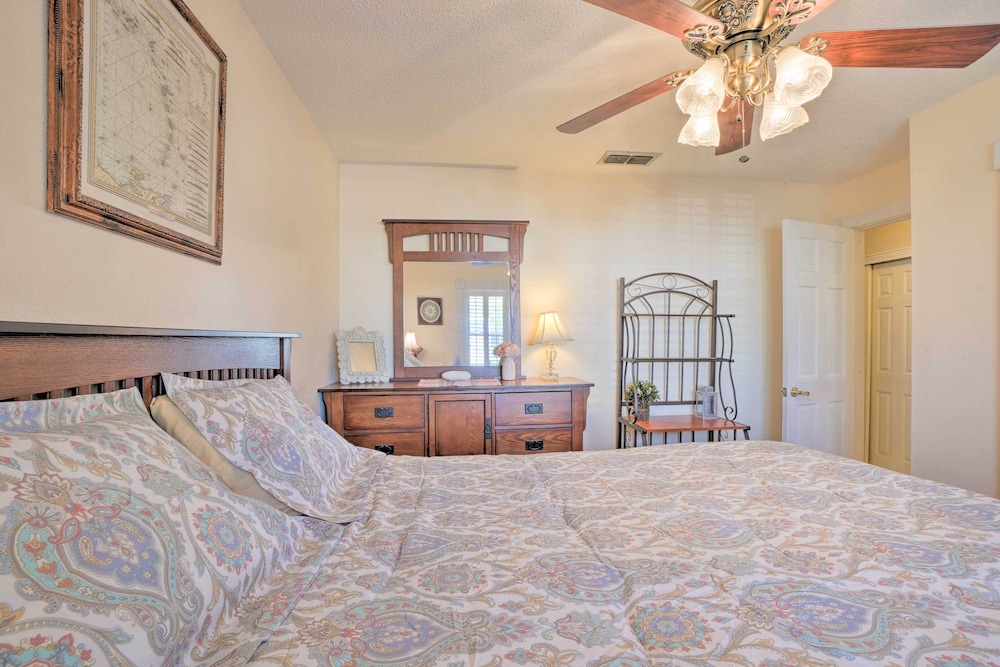 Tampa Home w/ Hot Tub ~ 15 Mi to Downtown!