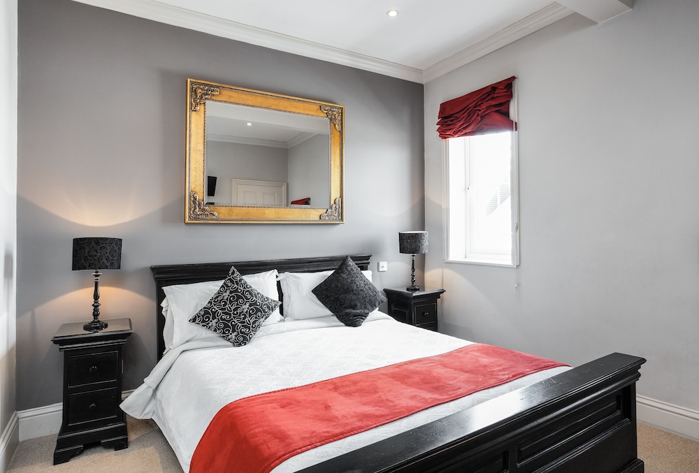 Farnham Vacations - Hotel de Vie - Property Image 4