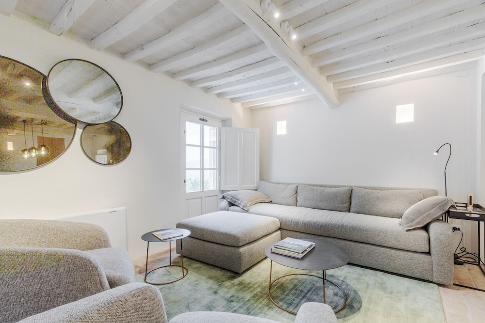 Tramonto Farmhouse Contemporary Tradition view 4