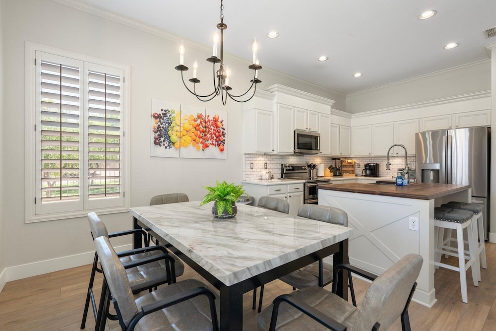 Dublin in Gilbert With 4 Bedrooms and 2 Bathrooms