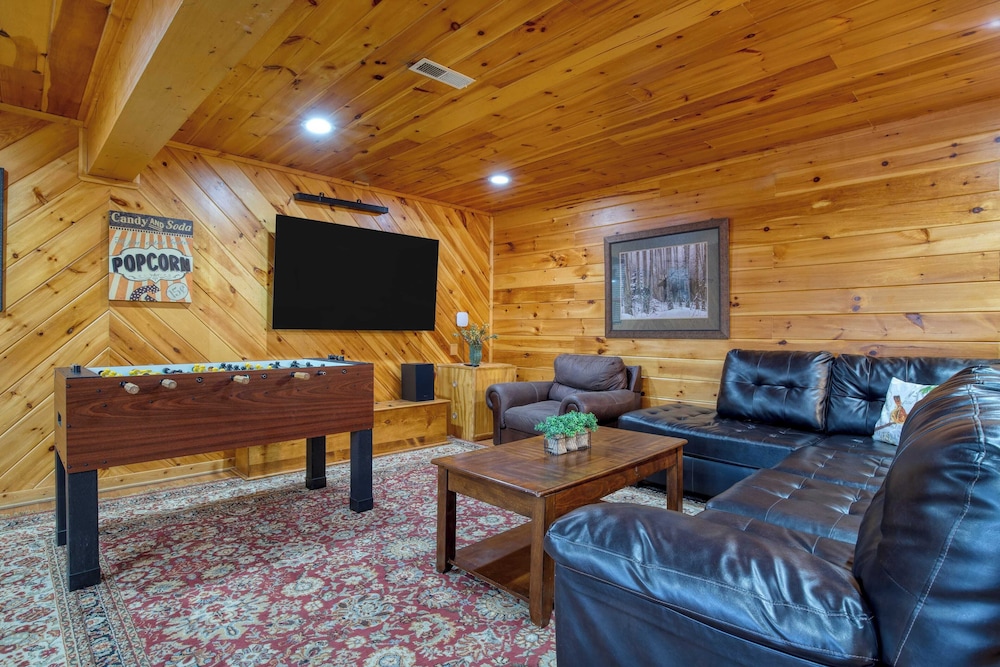 The Big Easy by Avantstay Hot Tub, Game Room, Spacious Deck Premier Location