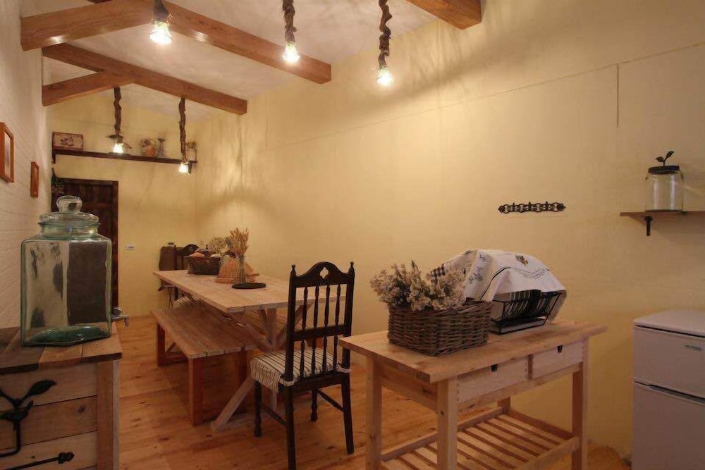 Antique's home