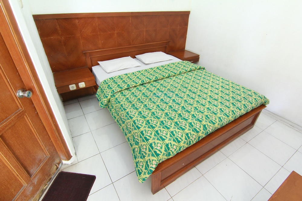 Hotel Limaran 1 view 5