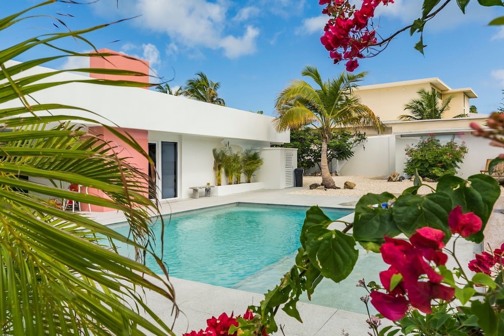 Boca Catalina 2 Boca Catalina Modern 2bd-2bath-steps to Beach