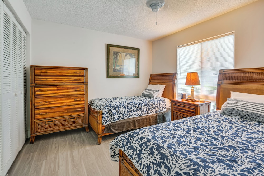 Golf Retreat w/ Pool Access: 3 Mi to Dtwn Naples