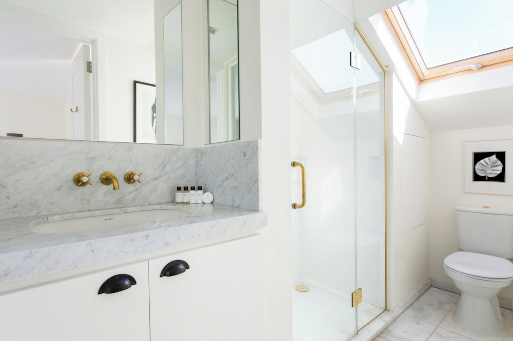 Oakington Road by Onefinestay