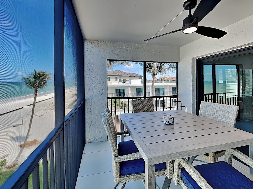 Seaside 3 by Distinctive Beach Rentals