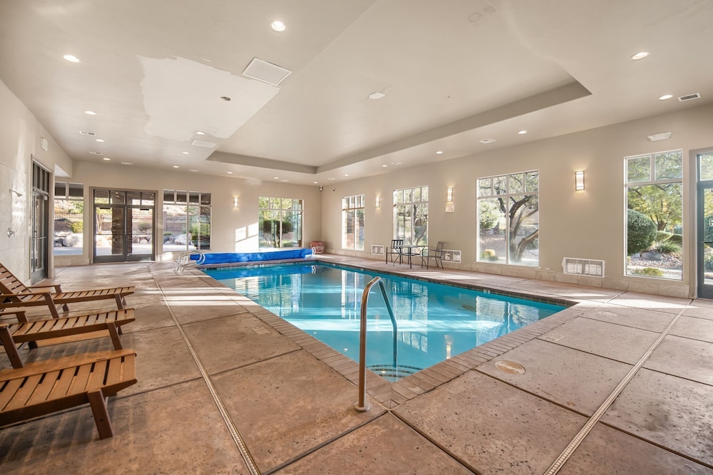 Western Front - Rustic Charm & Comfort
