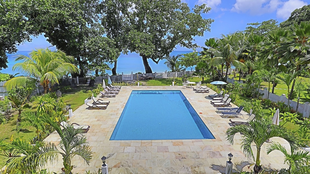 Villa Mimi Beachfront Beau Vallon