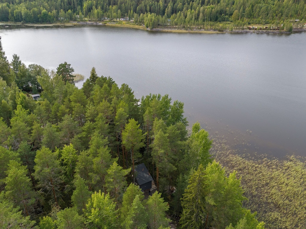 High-quality suite by the lake