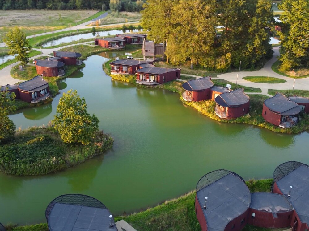 Charming Cottage With Pool