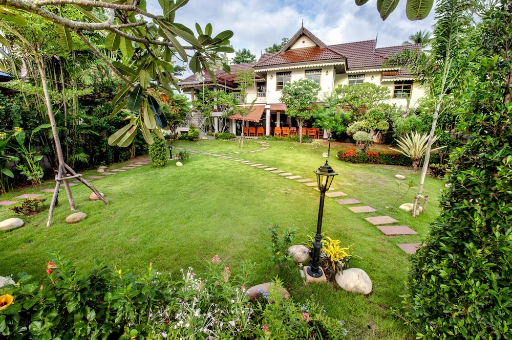 Baan Nam Pen Resort