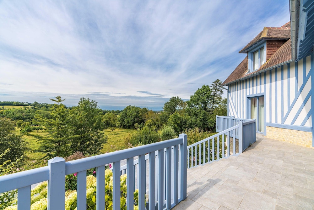 Blueberry of the Valley - House With Swimming Pool
