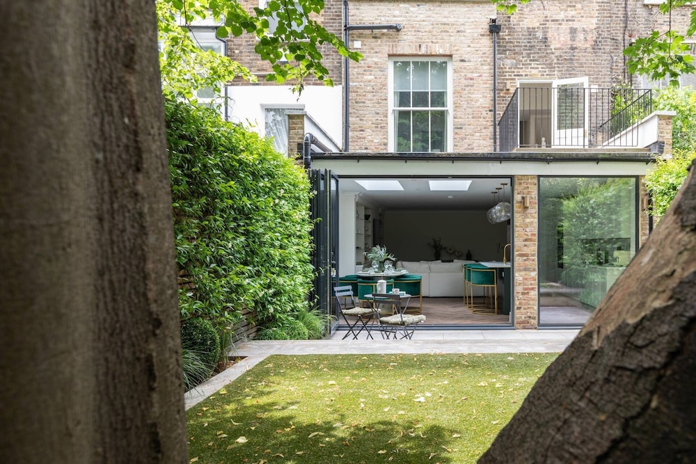 Westbourne Park Road Xviii by Onefinestay