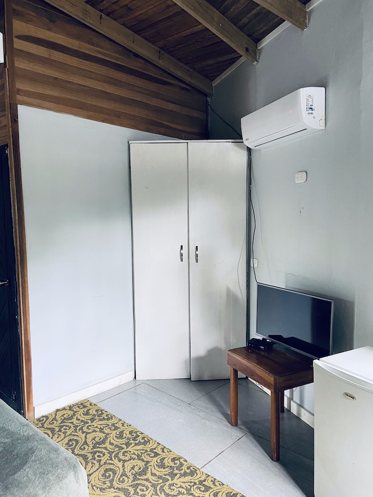 Lizard King Hotel & Suites