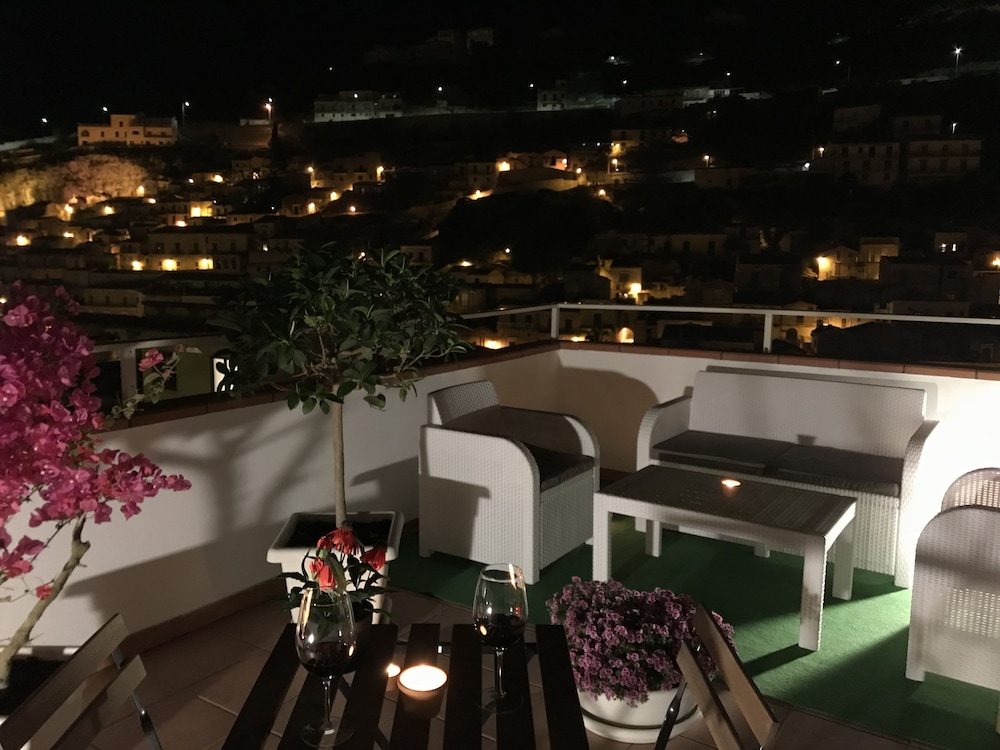 Modica Vacations - Casa Albergo Portale Pirrera - Property Image 8