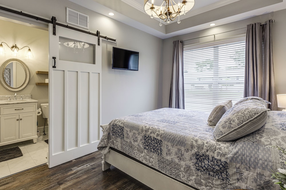 Modern Comfort Near Columbus: Home w/ Yard & Porch