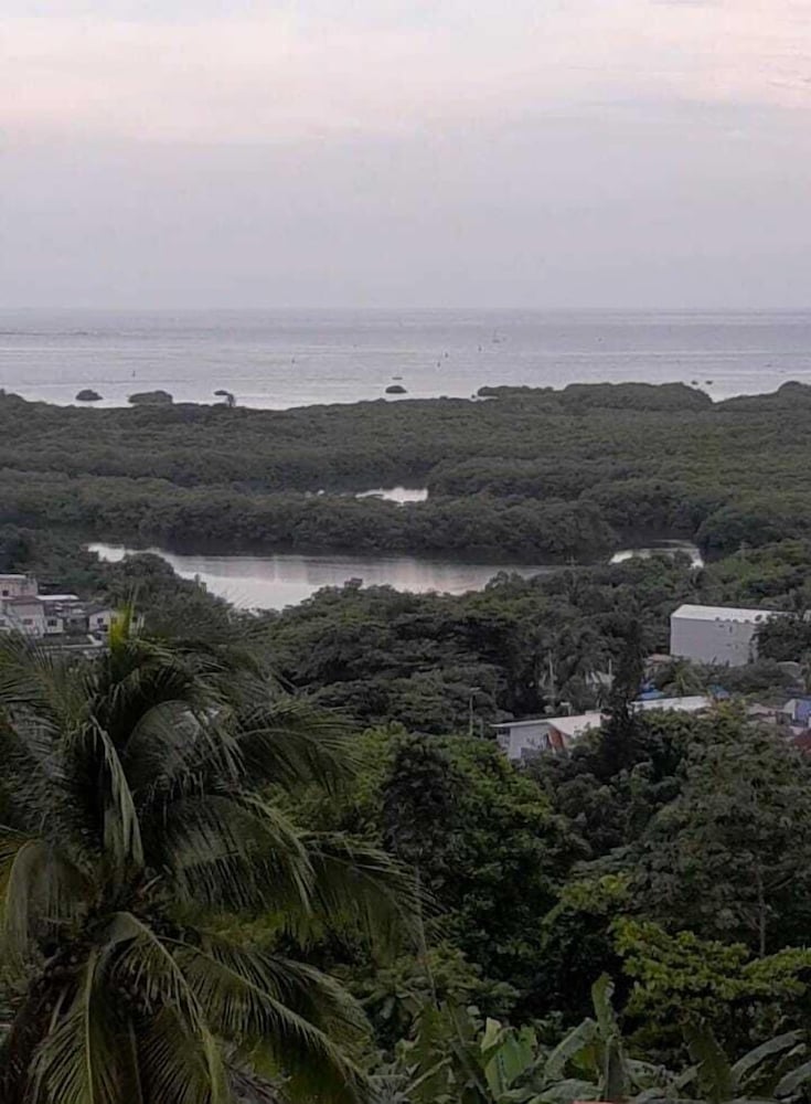 Perry hill Best View 2 By waldir forbes