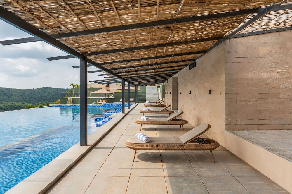 Nanda Hill Resorts