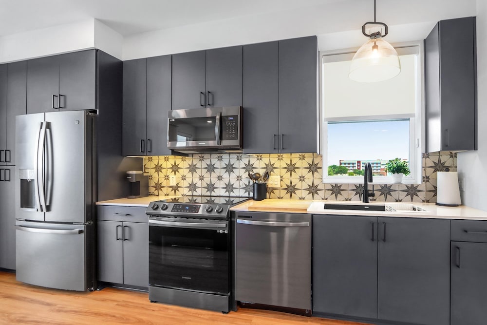 Creekside Modern Condo for 4