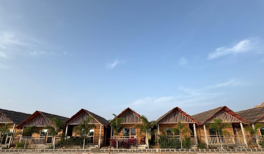 Oshos Organic Resort Hampi