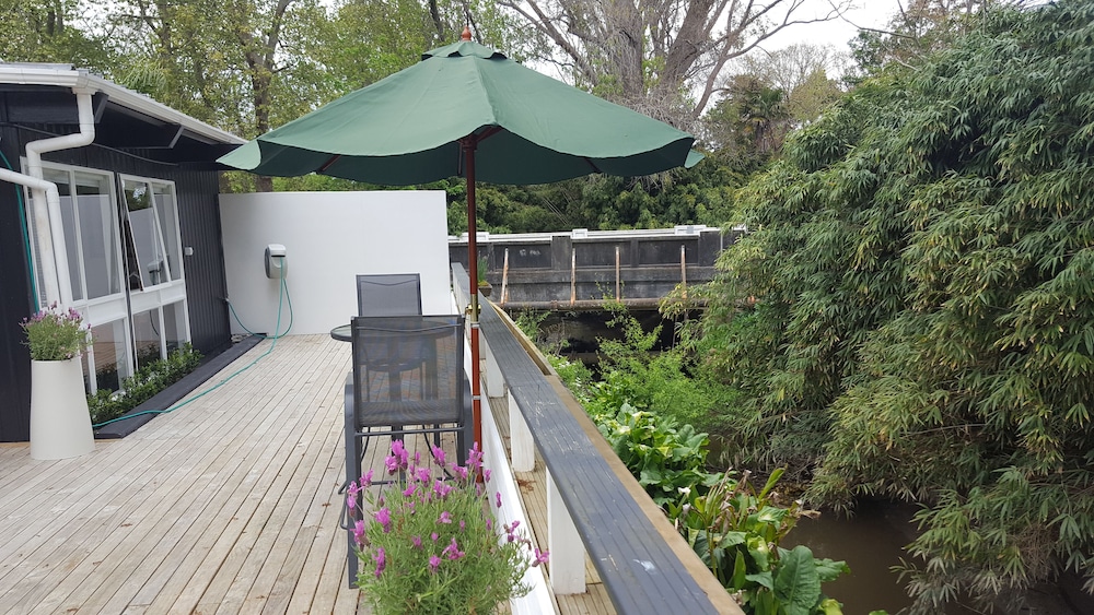 A bit of New York in Whanganui HOME STAY