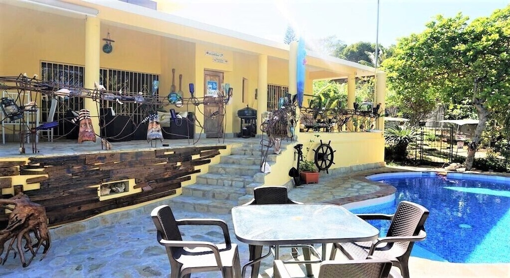 2 Bedroom 'Bird Watching Vacation' Villa