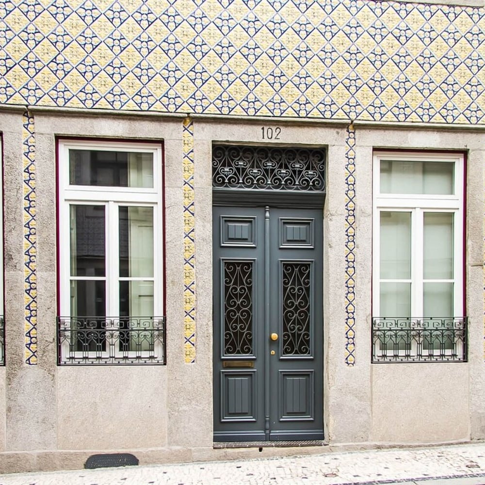 Liiiving in Porto Art Heart Studio