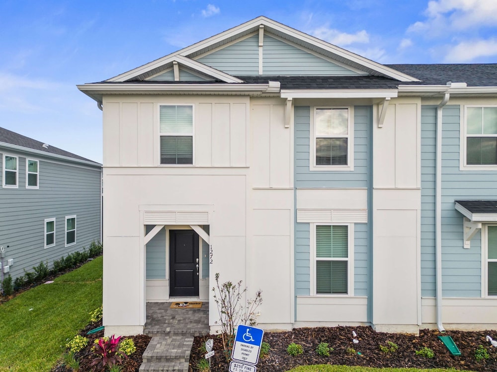 Brand New 5 bed Villa in Windsor Cay