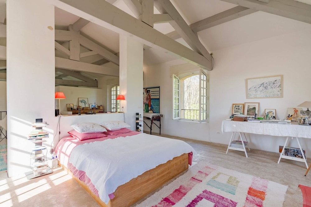 New Bastide Couronne d Aix Luxury in Aix-en-provence A Sophisticated Retreat for Families and Friends