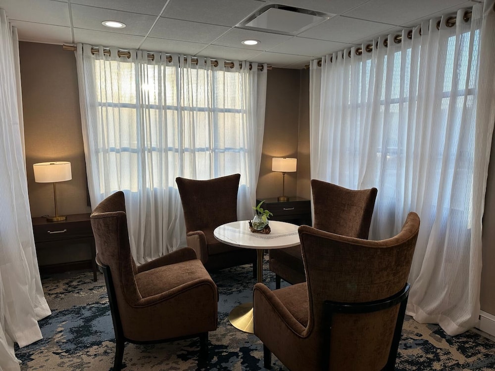 Hotel Royer Urbana Champaign, Tapestry Collection by Hilton