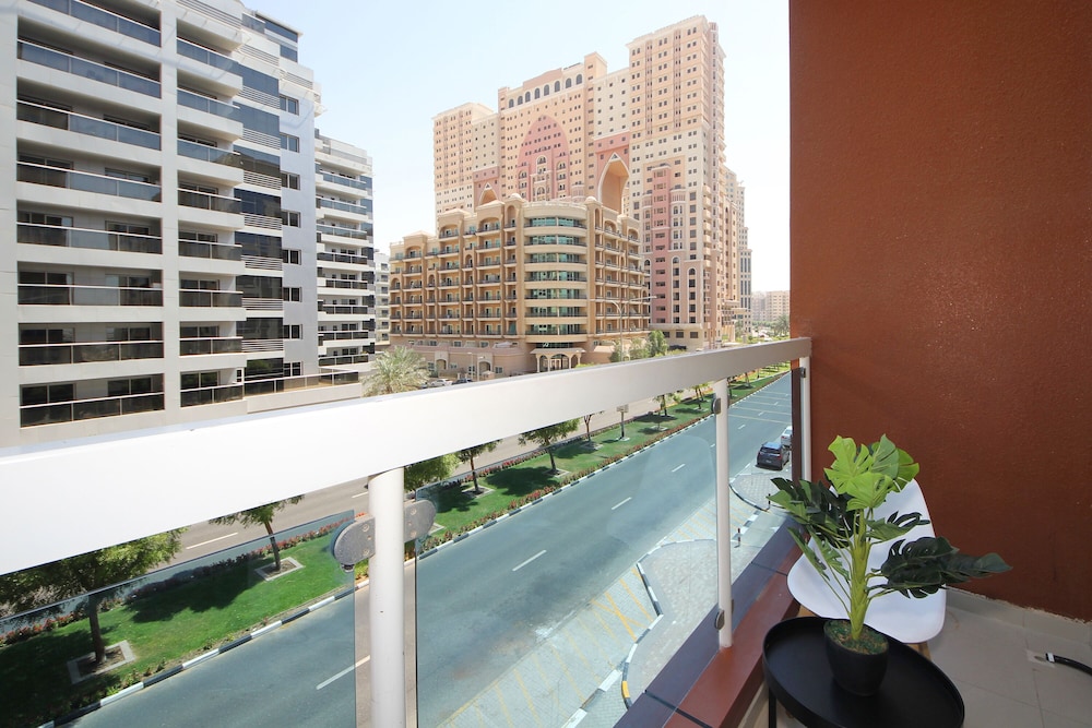 Premium 1 BHK in La Vista Silicon Oasis
