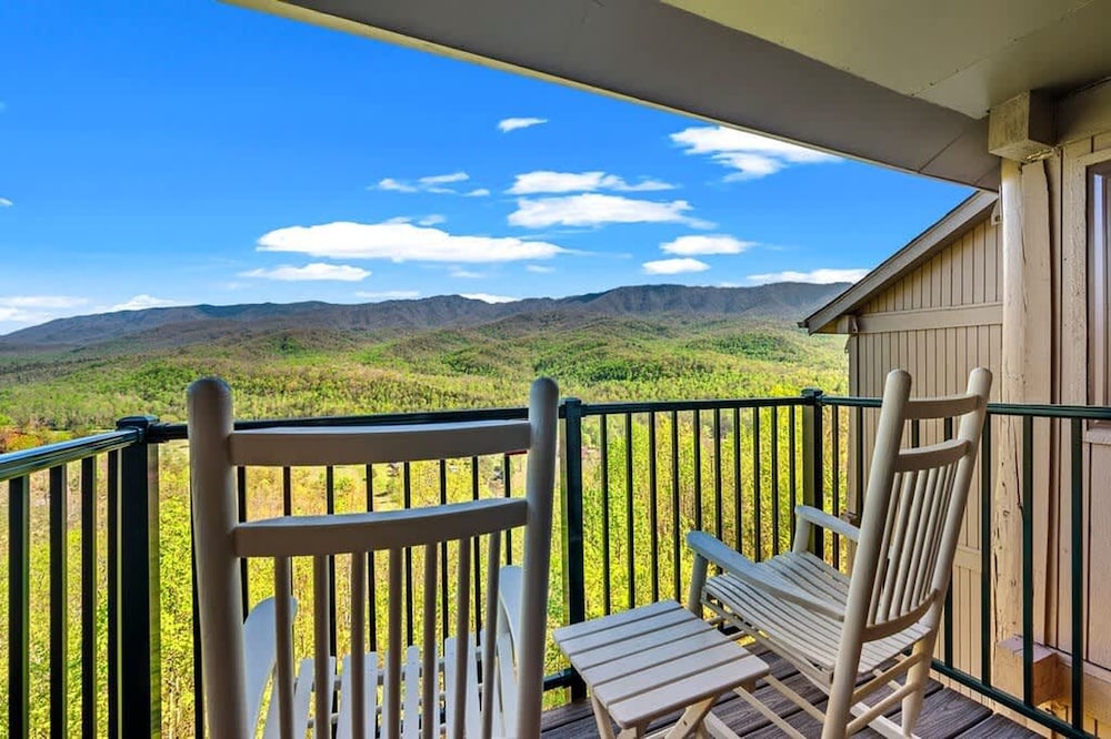 Indoor Pool Hot Tub Sleeps 6 Mountain Views