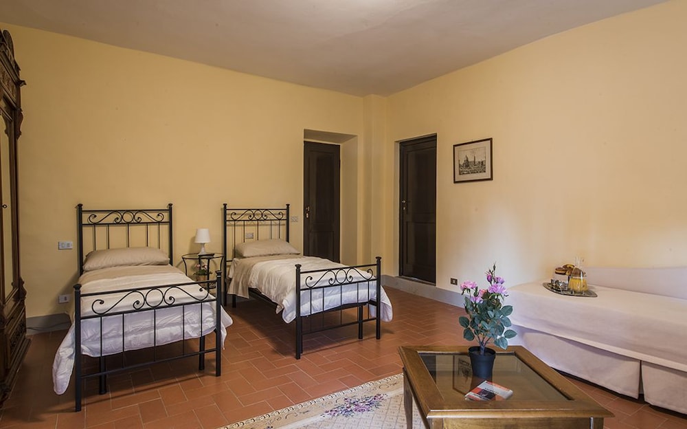 Villa Piandaccoli view 3