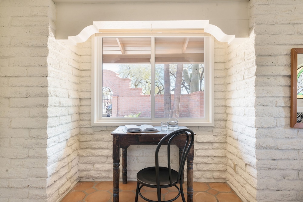 La Casona by Avantstay Gorgeous Spanish Style Oasis w Historic Charm Pool