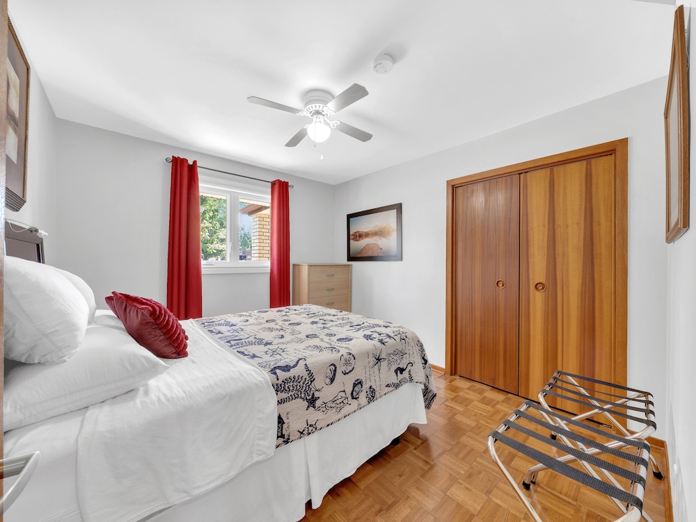 Park Bungalow #4 - Seacliff Beach Suites