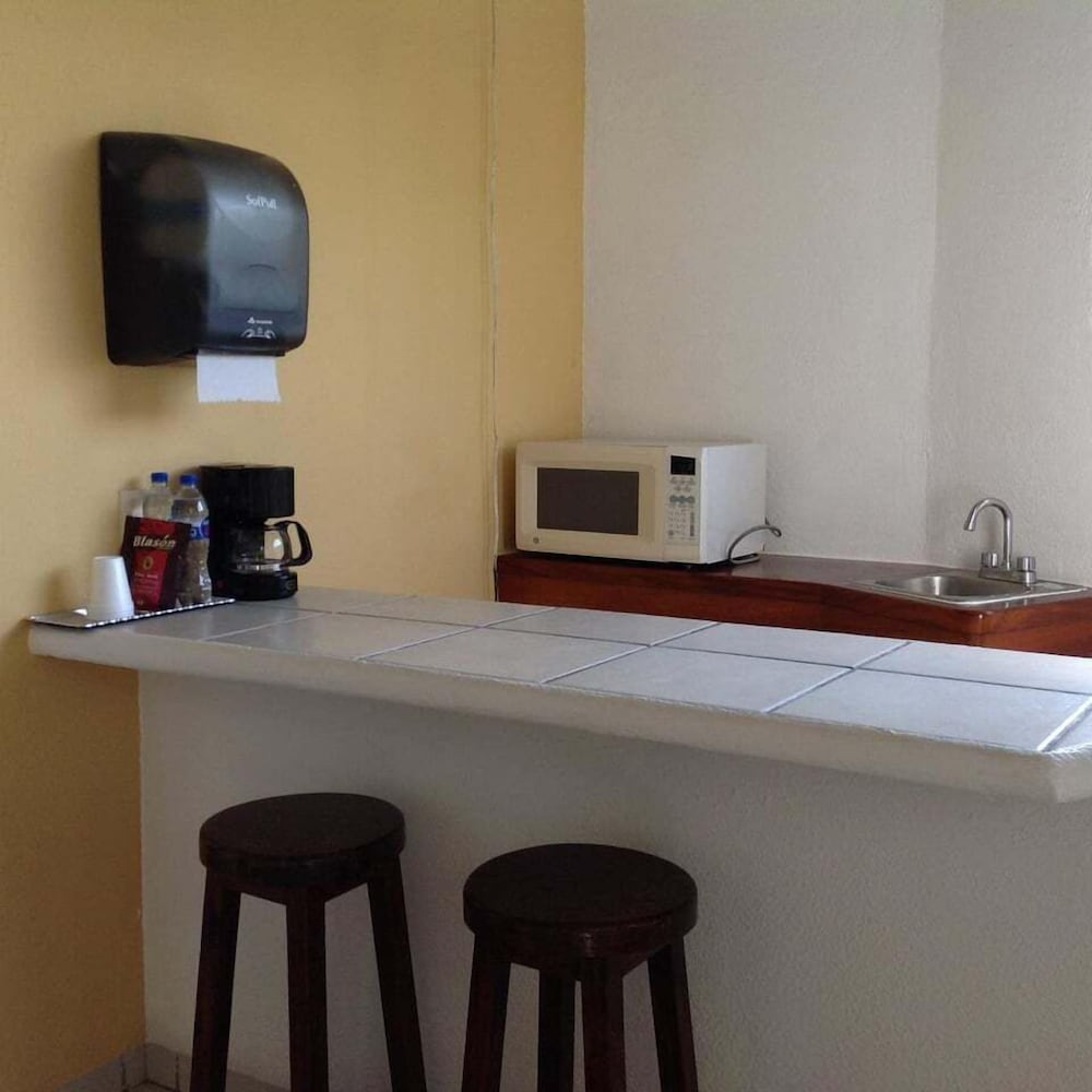 CONDO MIR  BY TRVL2HM - Property Image 4