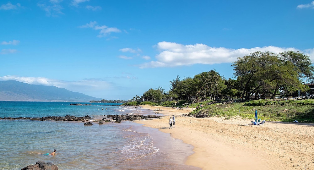 Summer Sale! Deluxe Modern Renovation, Split-ac, Kamaole Sands 4-411, Book Now!