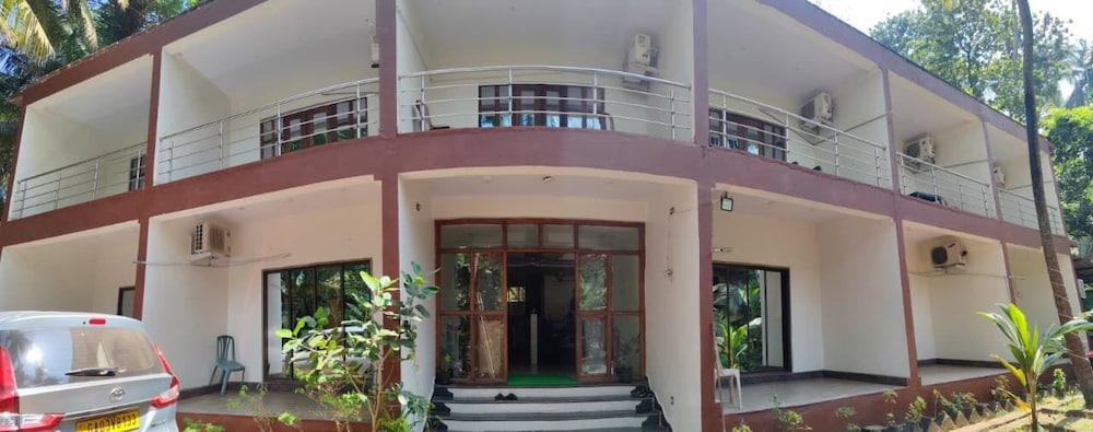 Sidhivinayak Resort Devbag Sangam Beach