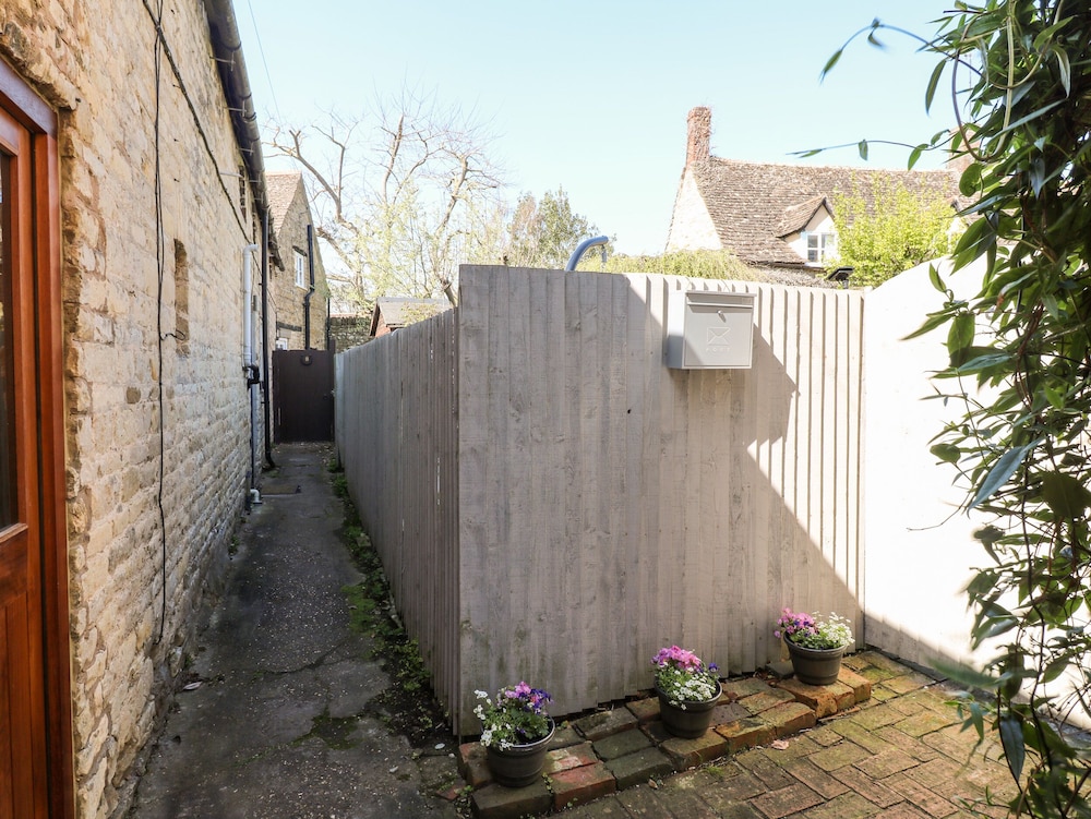 Oakham Vacations - Manor View - Property Image 4