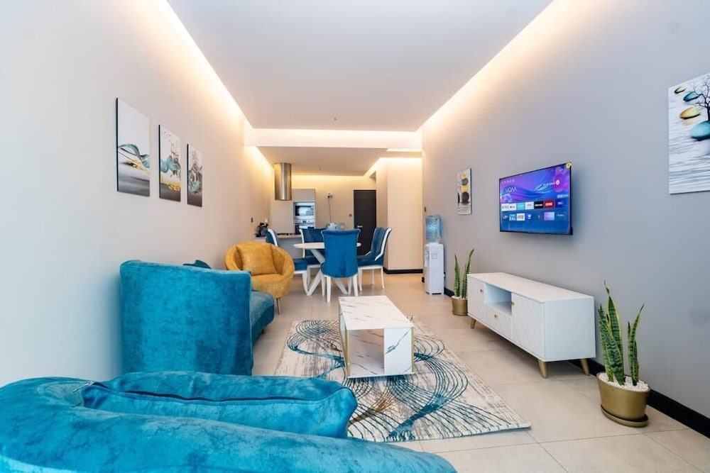 Lux Suites Le marc Luxury Apartments view 4