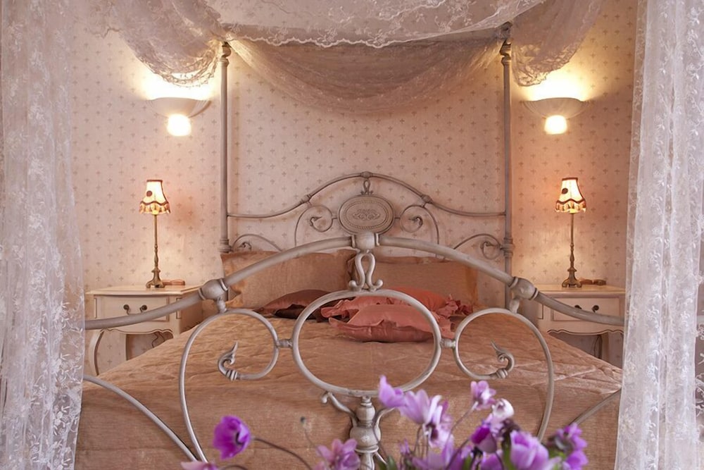 Refanidis Natural Luxury Hotel