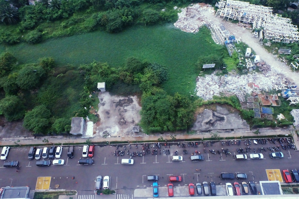 Best Price Green Pramuka Apartment view 5
