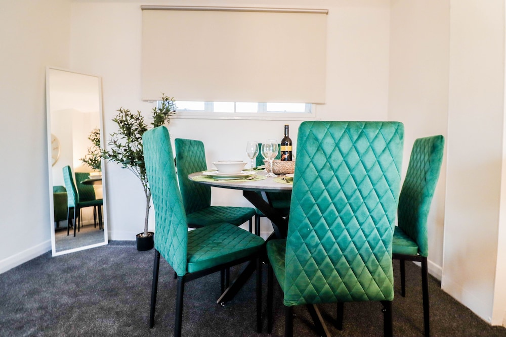 Lovely 3 Bedroom Maisonette